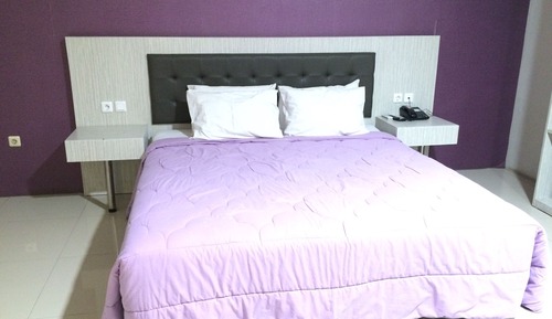 Deluxe Room, 1 King Bed