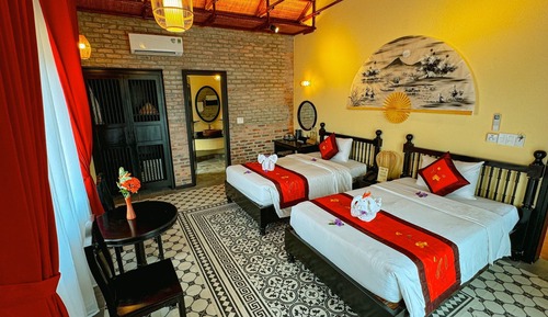 Junior Deluxe Twin Room