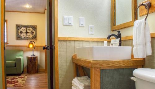 One-Bedroom Suite with Two Double Beds
