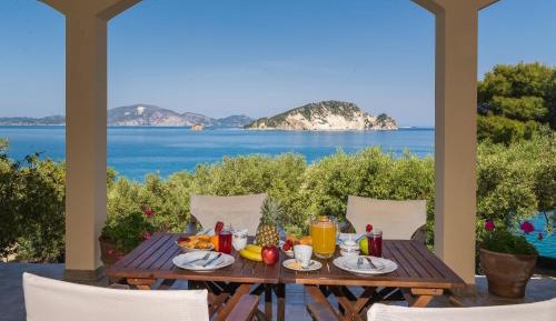 Deluxe Triple Room with Sea View