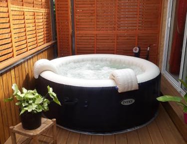 Deluxe Bungalow with Jacuzzi 