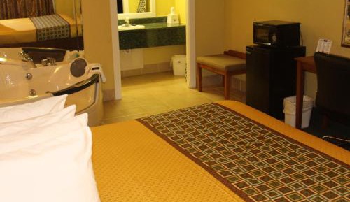 Suite with Spa Bath