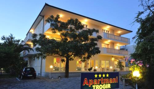Superior Two-Bedroom Apartment with Balcony (4+1)