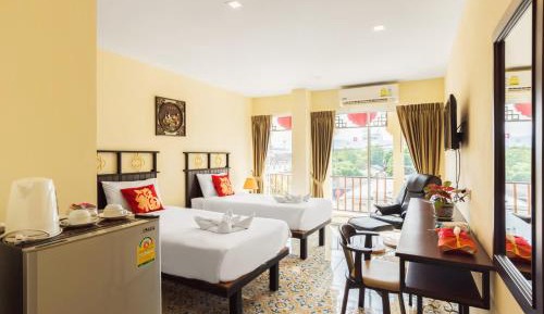 Deluxe Twin Room with Balcony