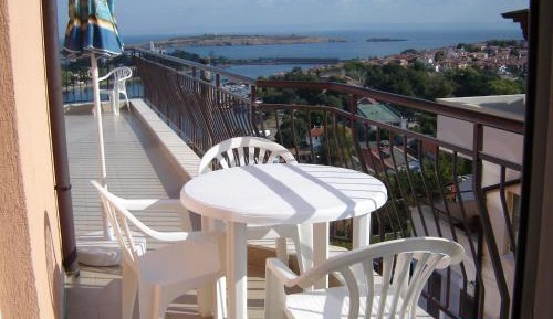 One-Bedroom Apartment with Terrace