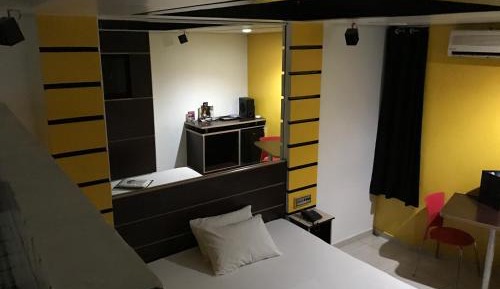 Deluxe Suite with Spa Bath