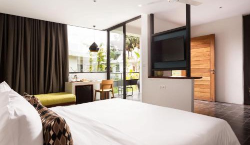 Premier Garden View King Suite with 35% Off Spa