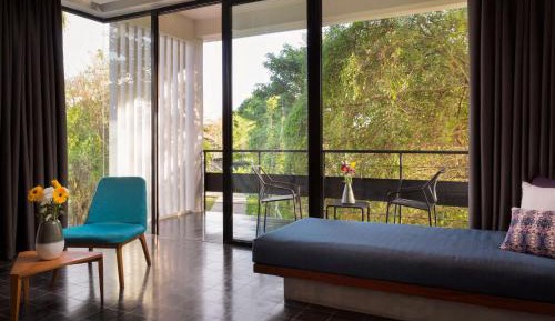 Residence Suite with Balcony + Free Pickup + 1 time Set Lunch + 50% Spa
