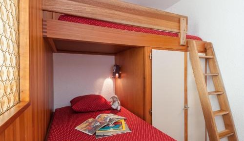 Studio with Sleeping Alcove (4 People) - South Side