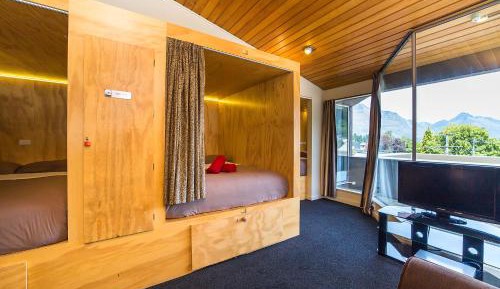 Private 4 Bed Dorm with Kitchenette and deck