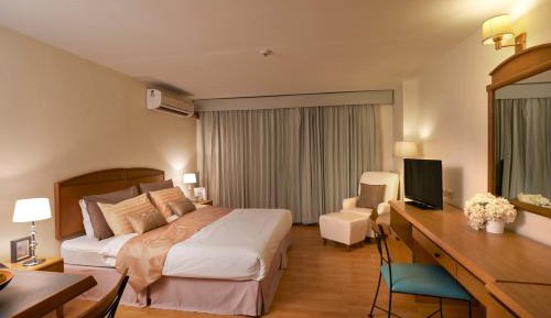 Double Bed - Non-Smoking
