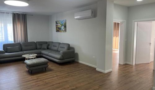 Two-Bedroom Apartment with Mountain View