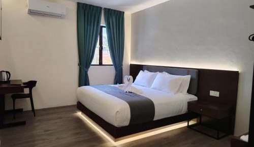 Deluxe King Room