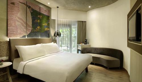 Deluxe Double Room with Balcony and Free Benefit