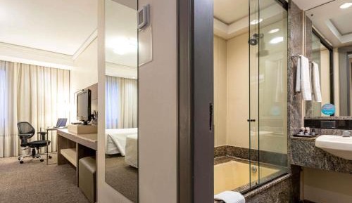 Luxury Room - One Queen Bed