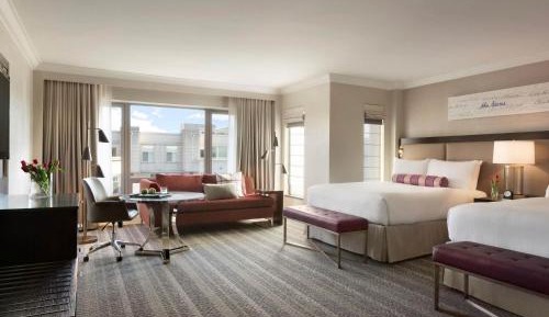 Fairmont Signature King Room