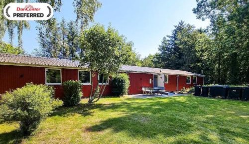Ten-Bedroom Holiday Home