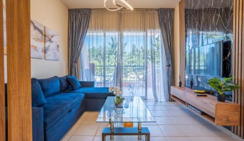 Deluxe One-Bedroom Apartment