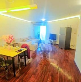 Three-Bedroom Apartment with Lake View