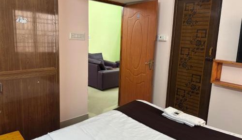 Deluxe Queen Room