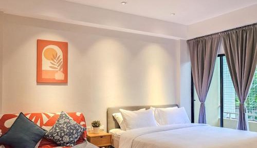 Deluxe King Room