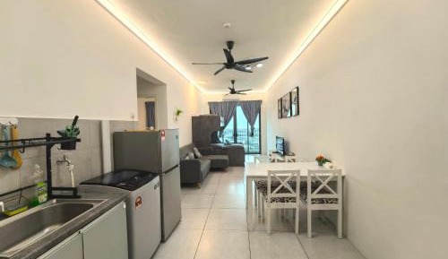 One-Bedroom Apartment with View