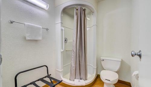 1 Full Bed | Mobility Access RI Shwr, Nsmk