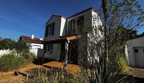 Holiday Home (5 Adults)