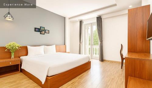 Deluxe Queen Room
