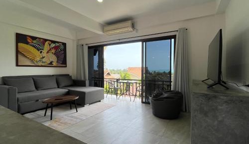 One-Bedroom Apartment with Sea View and Balcony