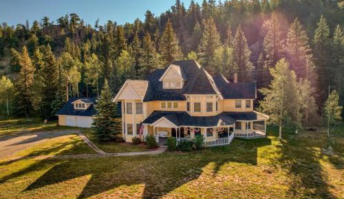 Seven-Bedroom House