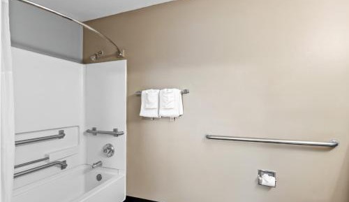 Efficiency King Room - Accessible/Non-Smoking