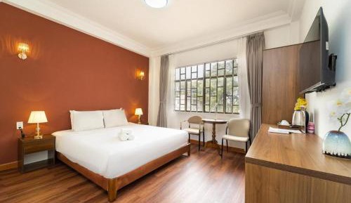 Deluxe King Room