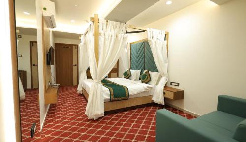 Suite with City View