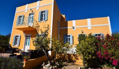Three-Bedroom Holiday Home 