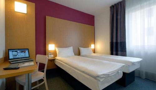 Twin Room - Non-Smoking