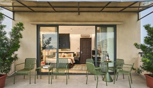 Studio with Garden View
