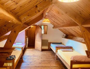 Bed in 6-Bed Mixed Dormitory Room