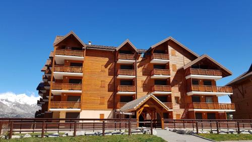 One-Bedroom Apartment with Balcony and Mountain View  