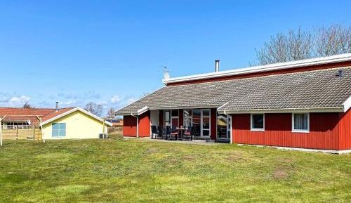Six-Bedroom Holiday Home