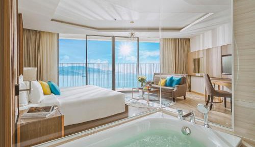 King Suite with Ocean View