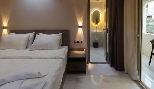 Deluxe Double or Twin Room with City View
