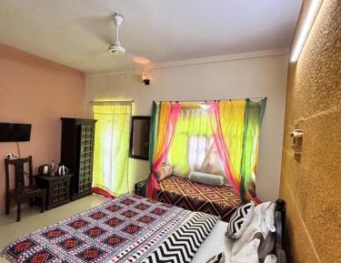 Deluxe Double Room (2 Adults + 1 Child)