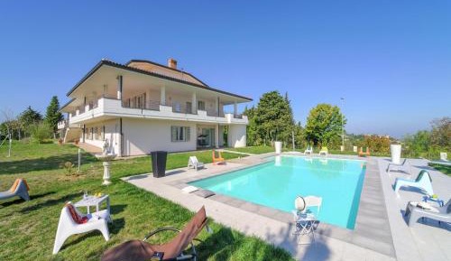 Fourteen-Bedroom Villa
