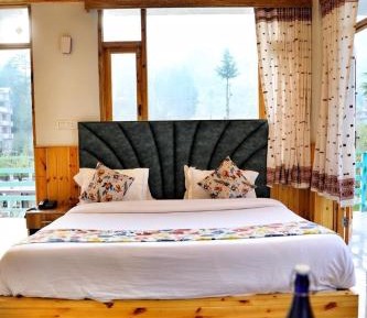Deluxe Double Room (1 adult + 1 child)