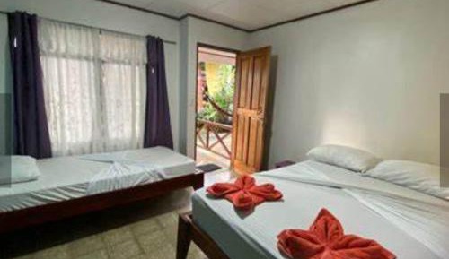 Deluxe Room (2 Adults + 1 Child)