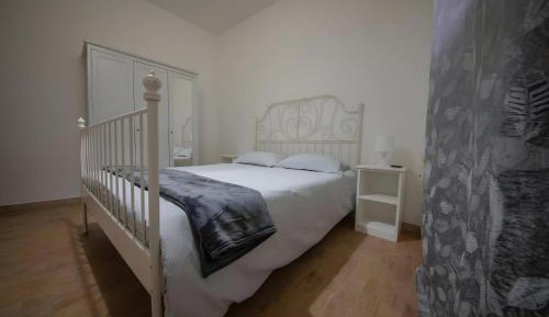Superior One-Bedroom Apartment