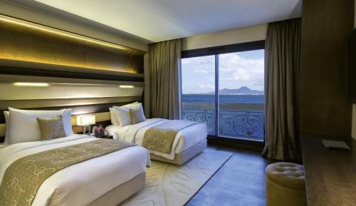 Presidential Suite with Lake View