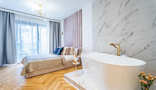 Studio with Spa Bath