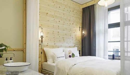 Medium Room